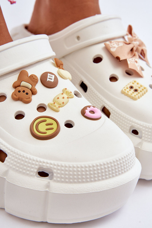 Жіночі поролонові тапочки Crocs з прикрасами білі Marlett