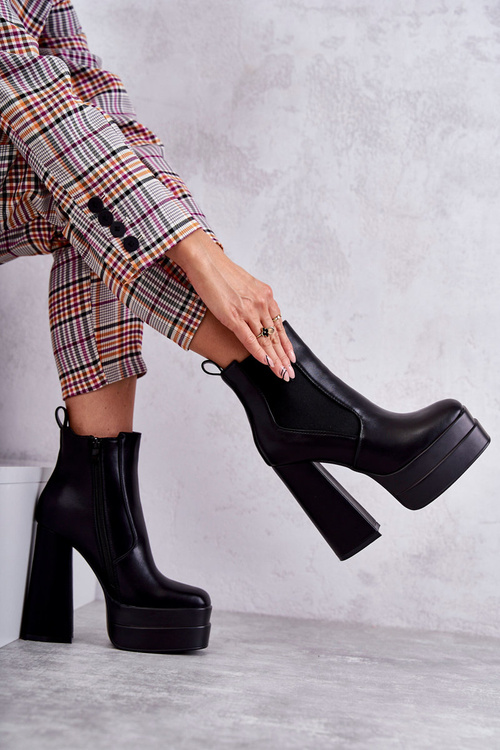 Жіночі шкіряні чоботи на масивному каблуці Black Jones