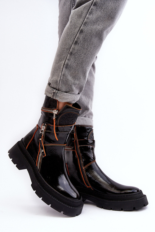 Жіночі глянцеві шкіряні чоботи на блискавці Maciejka 06238-18 Чорні