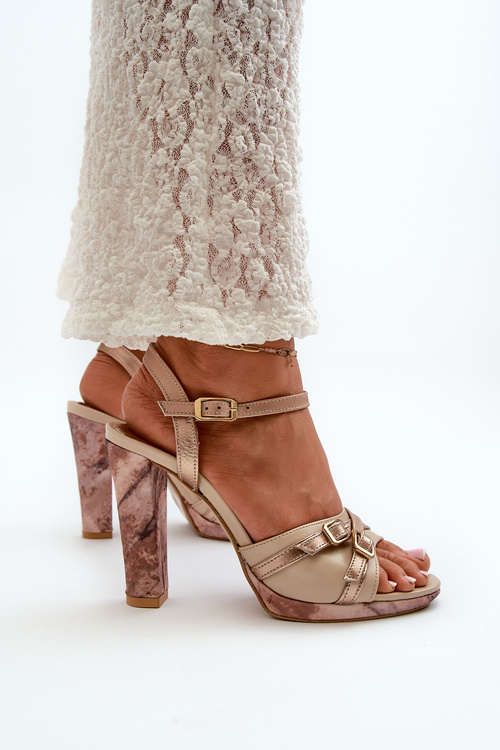 Жіночі шкіряні босоніжки на підборах Maciejka 06564-22 Бежево-золоті