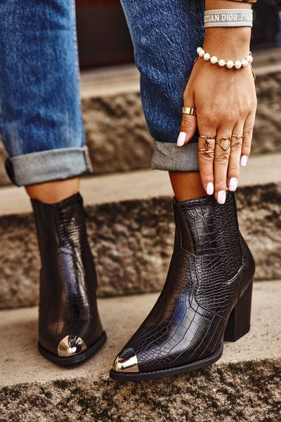 Жіночі чоботи на високому каблуці чорні Atticus