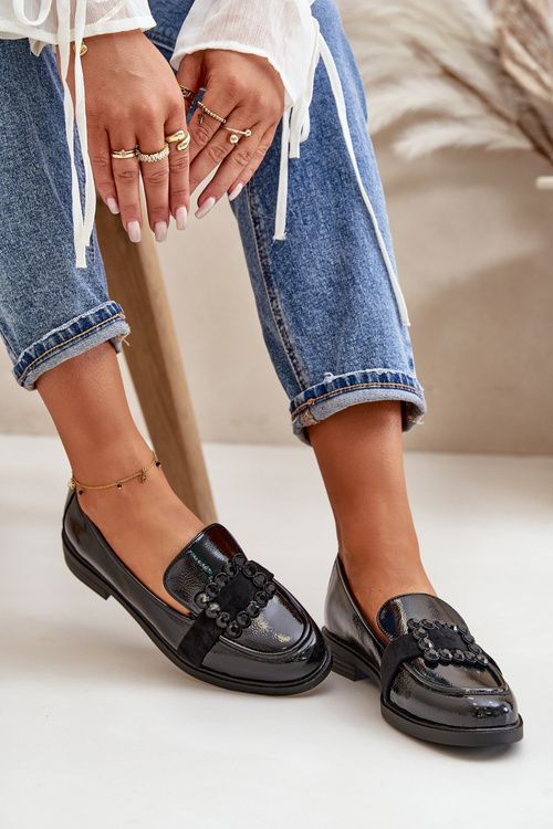 Лаковані жіночі мокасини з декором чорні Vinceza 58389