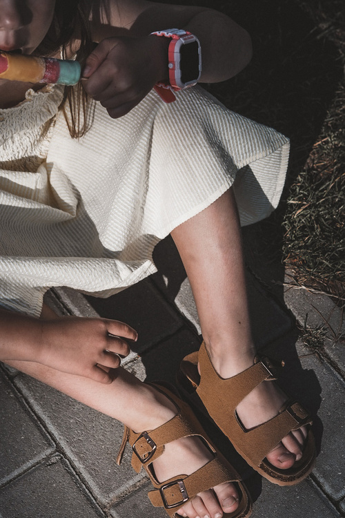 Дитячі босоніжки на корковій платформі із застібкою на липучці Camel Rorria