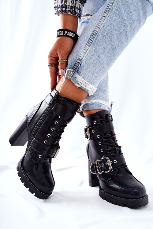 Чоботи чорні з пряжкою Flaris