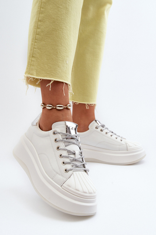 Жіночі шкіряні кросівки на платформі GOE NN2N4033 Білі