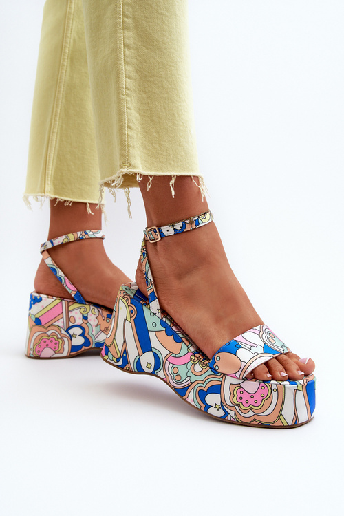 Босоніжки на платформі та танкетці з малюнком різнокольорові Wiandia