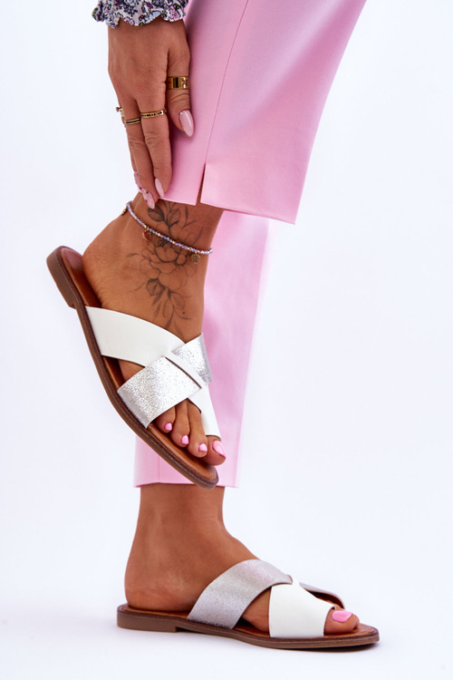 Класичні жіночі шкіряні тапочки біло-сріблясті Nancy