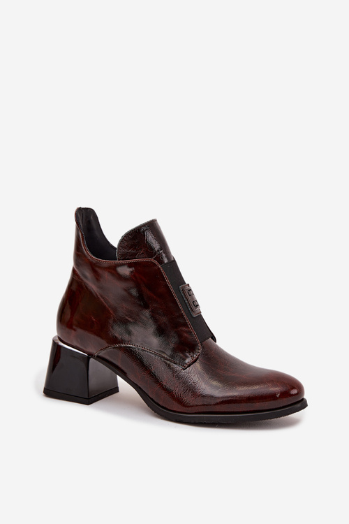 Шкіряні лаковані ботильйони на каблуці з декоративним елементом утеплені Zazoo 60560 темно-коричневі