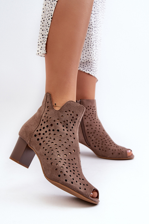 Коричневі жіночі екозамшеві ботильйони Halania з відкритим носком і високим каблуком