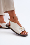 Жіночі босоніжки на плоскій підошві з білим орнаментом Loraeleh