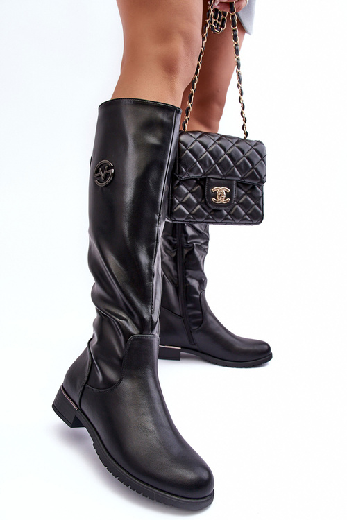 Жіночі шкіряні ботильйони на плоскому каблуці чорного кольору Albuna