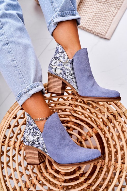 Жіночі шкіряні чоботи на каблуці Maciejka Light Blue 04492