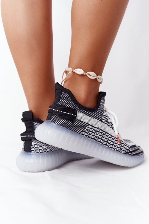 Жіночі спортивні туфлі на гумовій підошві чорні Freestyler