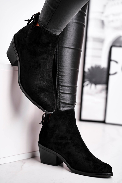 Жіночі чоботи на плоскому каблуці осінні чорні молочні