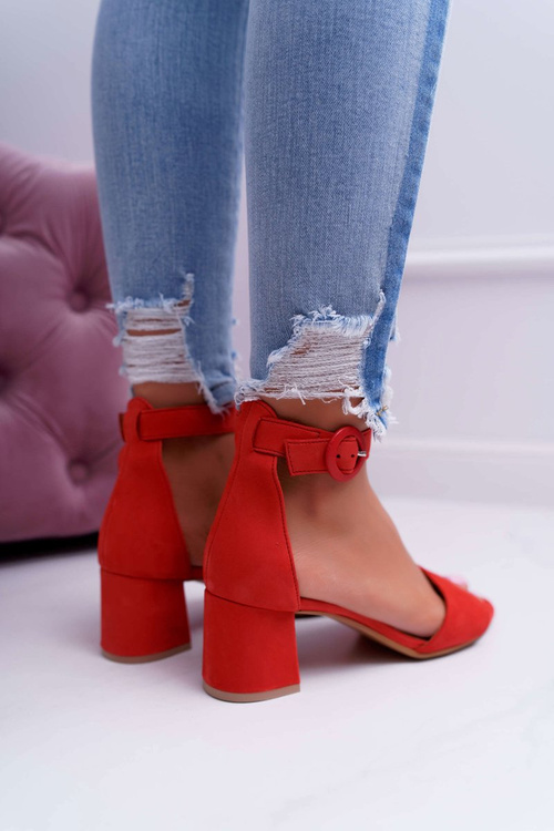 Жіночі шкіряні замшеві босоніжки Maciejka червоні 04141-08/00-5