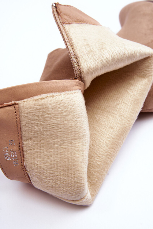 Замшеві чоботи вище коліна на каблуці. Бежеві Inatris