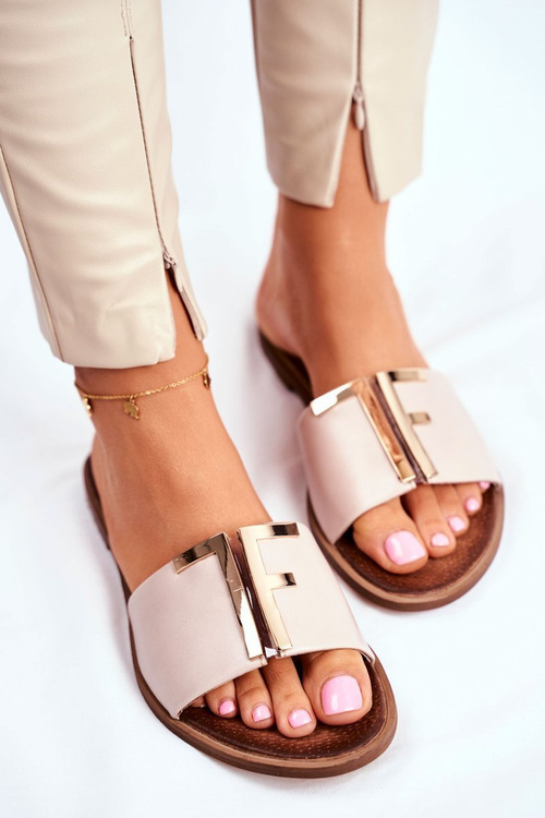 Жіночі класичні шкіряні тапочки бежеві Адель