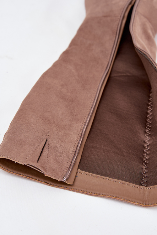 Жіночі чоботи на підборах із золотим елементом бежеві Nivarae