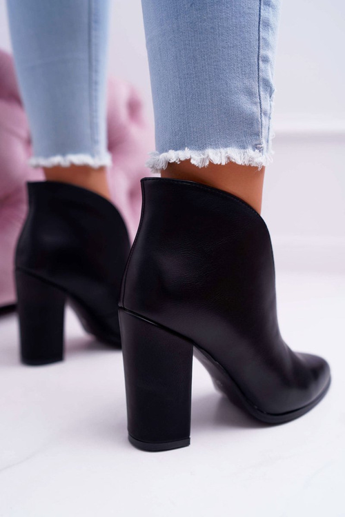 Жіночі чоботи на шпильці з вирізами Black Mantana
