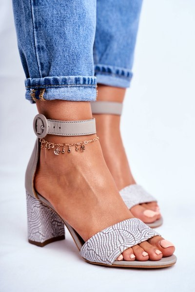 Жіночі босоніжки Maciejka Leather Grey 04235-03/00-5