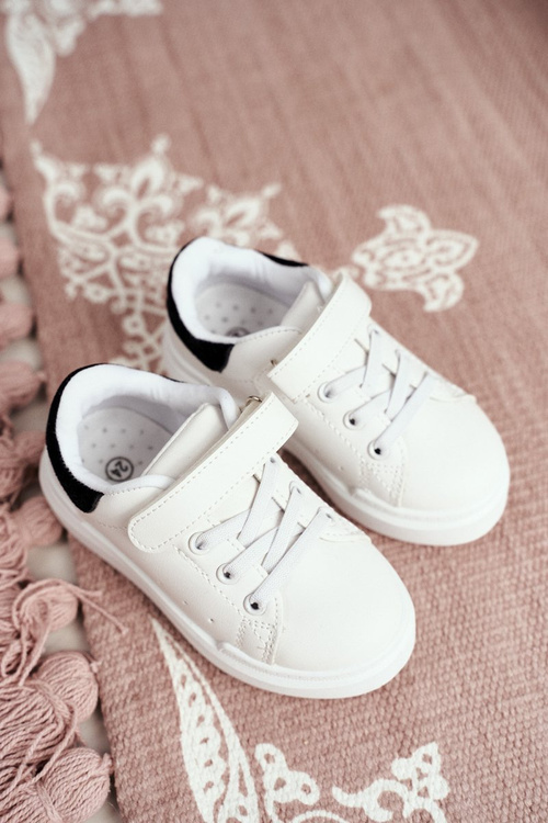 Дитяче спортивне взуття Кросівки біло-чорні Bilbo