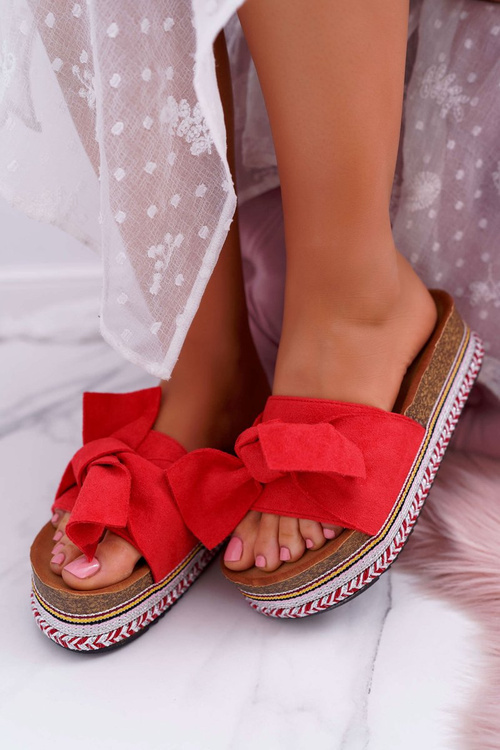 Жіночі шльопанці на платформі з ремінцем шкіряні червоні Chantal