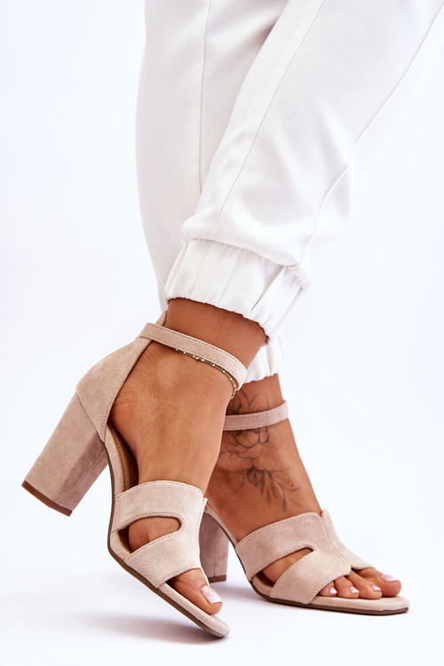 Модні замшеві босоніжки на високих підборах бежеві Aubrey