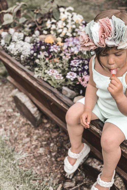 Дитячі босоніжки на шнурку, бежевого кольору Cutie-Pie