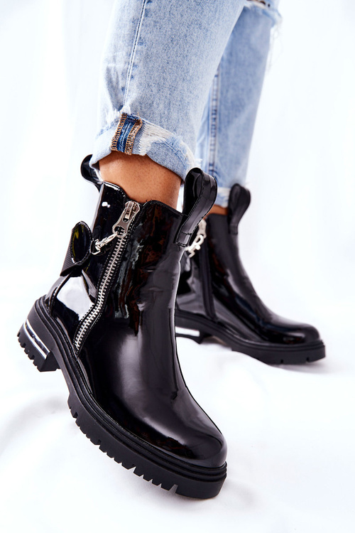 Шкіряні лаковані чоботи із застібкою Чорний Cortona