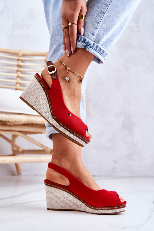 Жіночі зручні босоніжки з пряжкою червоні Thallas