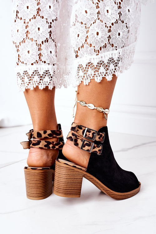 Замшеві босоніжки на блочному каблуці Lu Boo Black Leopard