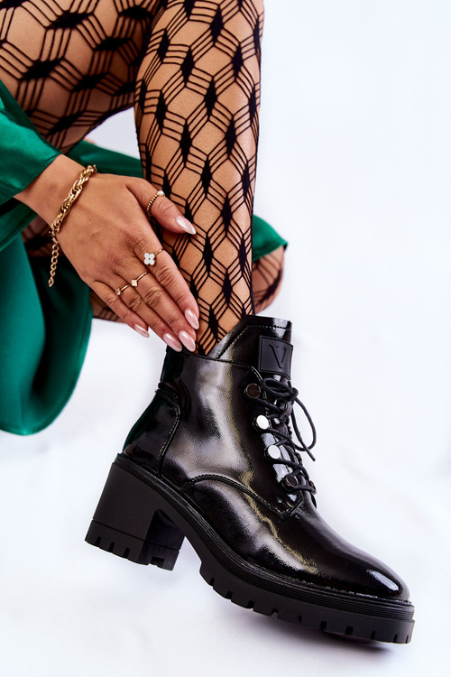 Лаковані теплі черевики на шнурівці Black Ragnhild
