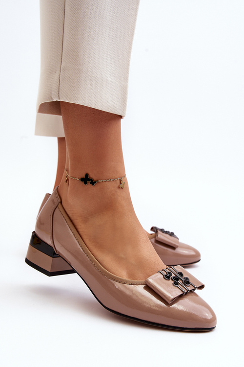 Бежеві лаковані туфлі на каблуці Ilvanna