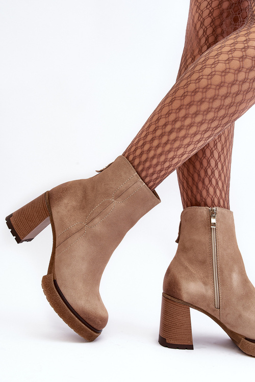 Жіночі замшеві чоботи на каблуці бежеві Lemar Remilda