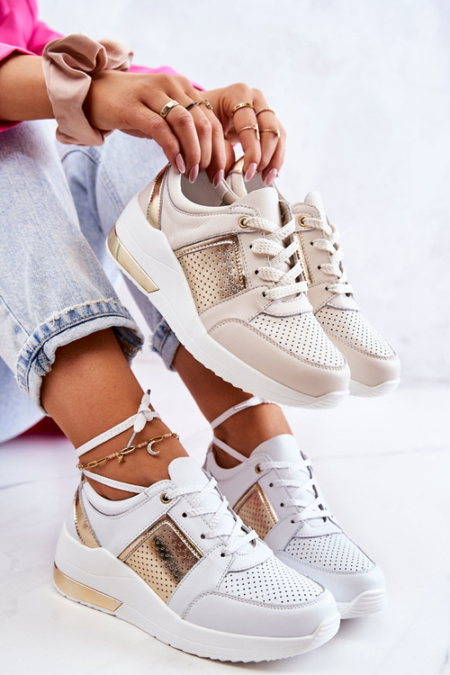 Жіночі шкіряні спортивні туфлі на танкетці бежево-білі Larson