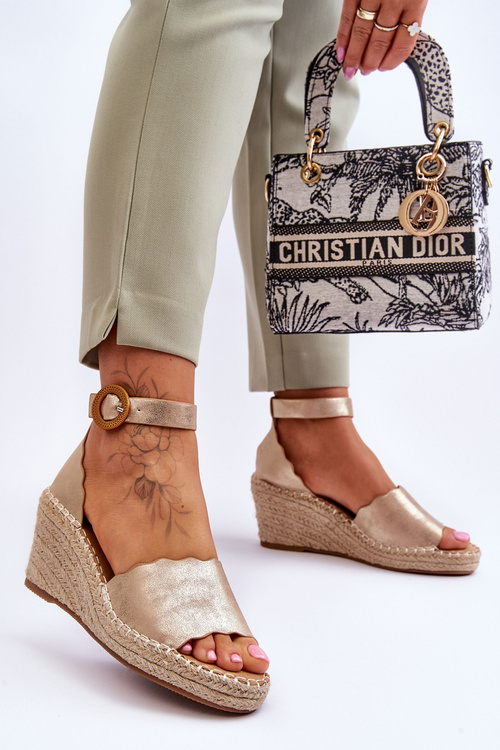 Шкіряні босоніжки на танкетці Комфортне взуття Golden Verola