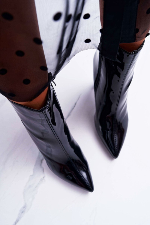 Жіночі гострі чоботи на шпильці, лаковані, чорні