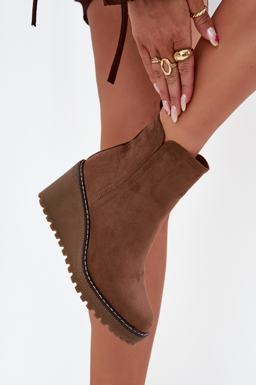 Утеплені ботильйони на платформі з еко-замші коричневі Mavona