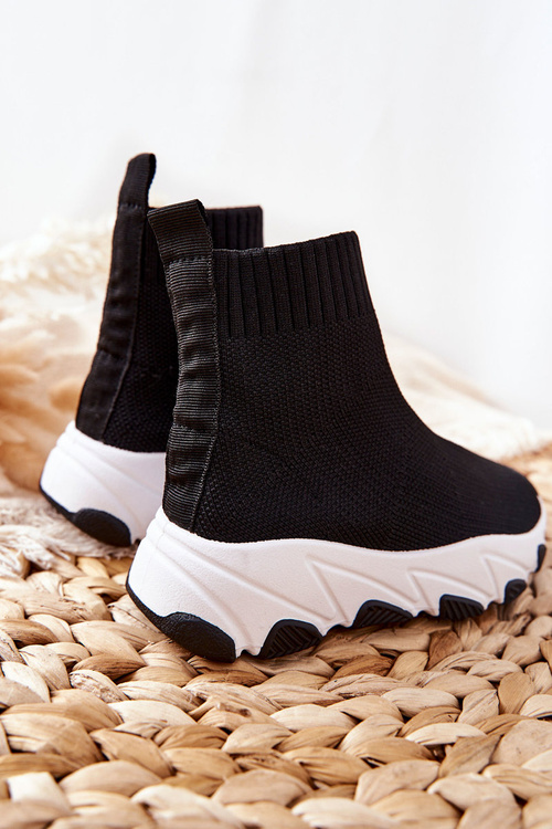 Дитяче молодіжне спортивне взуття чорного кольору Callobe