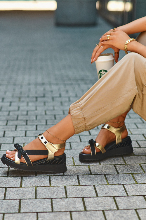 Жіночі босоніжки з бантом D&A CR956 золото