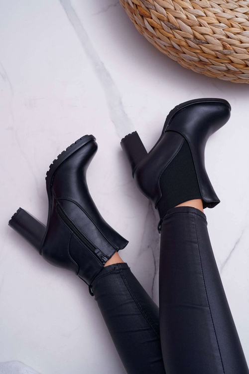 Жіночі чоботи на шпильці на блискавці чорні Beloved