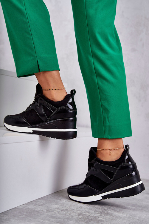 Жіноче спортивне взуття Black Colli