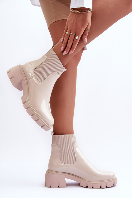 Жіночі лаковані ботильйони бежеві Cirie