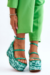 Модні босоніжки на танкетці з візерунками Зелена Claria