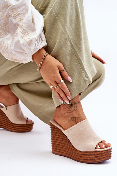 Легкі шльопанці на масивній платформі, бежеві Good Vibe