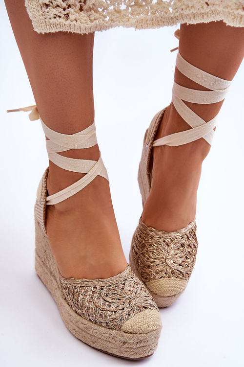 Жіночі босоніжки на танкетці на зав'язках бежеві Josephine