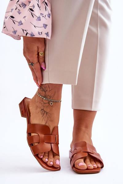 Класичні жіночі шкіряні тапочки Camel Fendy