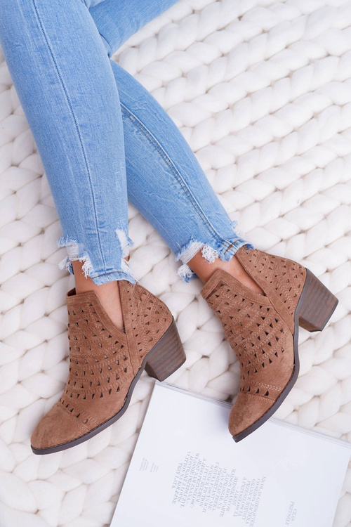 Жіночі чоботи на шпильці ажурні з вирізами коричневі міланські