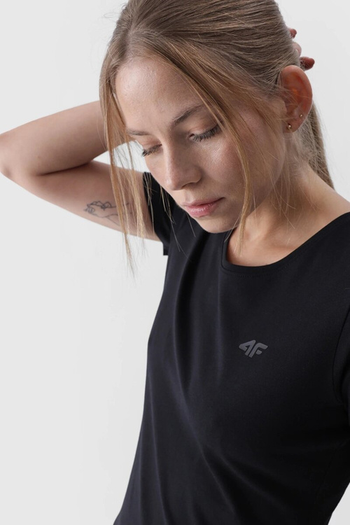 Жіноча гладка футболка з логотипом чорна 4F 4FWMM00TTSHF1845-20S