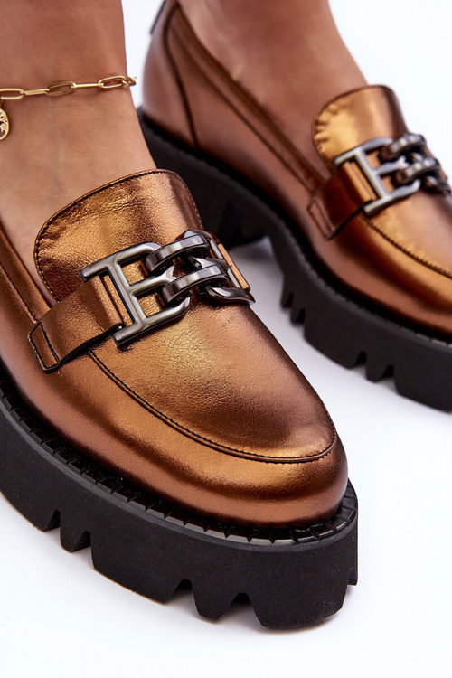 Жіночі шкіряні лофери із золотистим орнаментом Lyndani